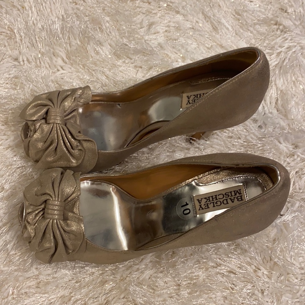 Badgley Mischka Gold Dinner Shoes